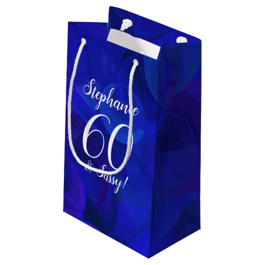 Royal Blue 60 en Sassy Birthday Party Klein Cadeauzakje (Achterkant Gekanteld)