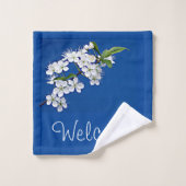 Royal Blue Achtergrond met prachtige witte bloemen Bad Handdoek (Wasdoekje)