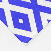 Royal blue and white diamond pattern fleece deken (Hoek)