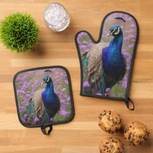 Royal Blue: blauwe pauw in lavendelveld, Ovenwant & Pannenlap Set