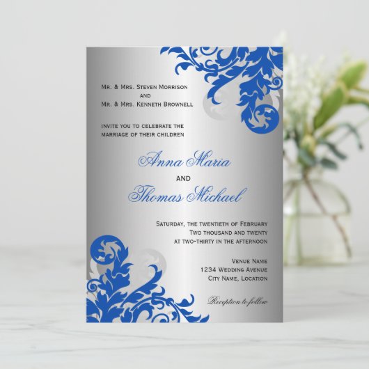 Royal Blue en Silver Flourish Wedding Kaart (Staand voorkant)