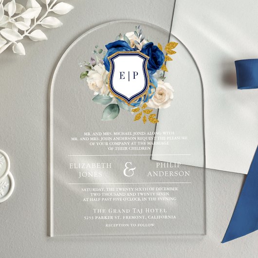 Royal Blue Floral Crest Monogram Huwelijk Acryl Uitnodigingen