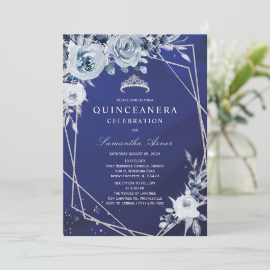 Royal Blue Floral Quinceañera Kaart (Staand voorkant)