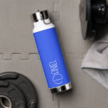 Royal Blue Moderne Typografie Gepersonaliseerd Waterfles<br><div class="desc">Trendy,  vacuüm geïsoleerde waterfles met een gepersonaliseerde naam in witte,  moderne typografie op een koningsblauwe achtergrond. Personaliseer de fles door de naam te bewerken en de naam naar wens te vervangen door uw eigen naam. Perfect voor een verjaardagscadeau,  bruiloftsgeschenk,  enz. Kies uw waterfles stijl. Kies uw waterfles stijl.</div>