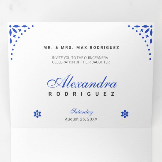 Royal Blue Papel Picado Mis Quince Años Drieluik Uitnodiging (Binnenzijde eerst)