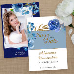 Royal Blue Roos en bladgoud Quinceanera Foto Save The Date<br><div class="desc">Foto Bewaar de datum voor quinceanera of een andere speciale gelegenheid. Elegant bloemontwerp met waterverf roos bloeit en blaadjes in blauwtinten en goudtinten. Modern chic ontwerp voor uw aankomende zoete 15, 15e verjaardag viering. Blader door mijn Roos en Gold Leaf Collectie voor overeenkomende producten of stuur een bericht naar creëer...</div>