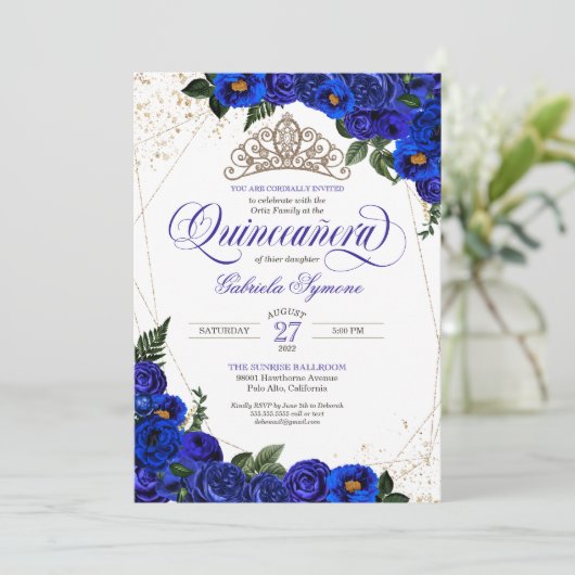 Royal Blue Rozen & Gold Tiara Elegant Quinceañera Kaart (Staand voorkant)