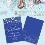 Royal Blue Silver Glitter Sparkles Lights Sweet 16 Kaart<br><div class="desc">Deze majestueuze en glamoureuze lieve zestien verjaardagsfeestuitnodiging is perfect voor het meisje. Het beschikt over gloeiende hangende lichte strengen op de top van faux bedrukte zilveren sprankelende glitter confetti op een koninklijke blauwe achtergrond geïnspireerd door sterren in de nachtelijke hemel. Het is , chique, modern, trendy en cool; het perfecte...</div>