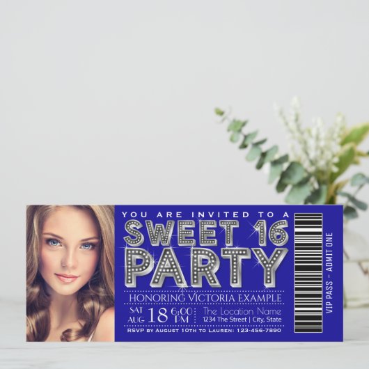 Royal Blue Silver Sweet 16 Ticket Invitation Kaart (Staand voorkant)