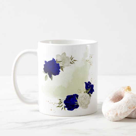 royal blue white floral greenery koffiemok (Met donut)