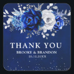 Royal Blue White Metallic Silver Floral Wedding Cl Vierkante Sticker<br><div class="desc">Met de Elegant royal blue White Silver-bruiloft bedank je sticker met elegante bouquet van koninklijk blauw,  Navy,  zilver,  puur witte roos bloemen knoppen en groene eucalyptusbladeren. Neem contact met mij op voor hulp bij aanpassingen of als u een ander product nodig hebt met dit ontwerp.</div>