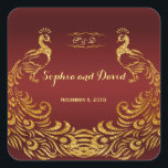 Royal Burgundy Gold Peacock Wedding Vierkante Sticker<br><div class="desc">Uniek ontwerp met een Royal Burgundy Gradient-achtergrond en abstracte Gold Sparking Peacocks voor uw speciale bruiloft. Het zal een unieke indruk geven op je trouwstijl. Wees anders! Pas je eigen gegevens aan. Als u de tekst moet verplaatsen of de grootte, het lettertype of de kleur moet wijzigen, klikt u op...</div>