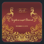 Royal Burgundy Gold Peacock Wedding Vierkante Sticker<br><div class="desc">Uniek ontwerp met een Royal Burgundy Gradient-achtergrond en abstracte Gold Sparking Peacocks voor uw speciale bruiloft. Het zal een unieke indruk geven op je trouwstijl. Wees anders! Pas je eigen gegevens aan. Als u de tekst moet verplaatsen of de grootte, het lettertype of de kleur moet wijzigen, klikt u op...</div>