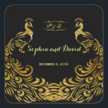 Royal Burgundy Gold Peacock Wedding Vierkante Sticker<br><div class="desc">Uniek ontwerp met een Royal Burgundy Gradient-achtergrond en abstracte Gold Sparking Peacocks voor uw speciale bruiloft. Het zal een unieke indruk geven op je trouwstijl. Wees anders! Pas je eigen gegevens aan. Als u de tekst moet verplaatsen of de grootte, het lettertype of de kleur moet wijzigen, klikt u op...</div>