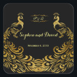 Royal Burgundy Gold Peacock Wedding Vierkante Sticker<br><div class="desc">Uniek ontwerp met een Royal Burgundy Gradient-achtergrond en abstracte Gold Sparking Peacocks voor uw speciale bruiloft. Het zal een unieke indruk geven op je trouwstijl. Wees anders! Pas je eigen gegevens aan. Als u de tekst moet verplaatsen of de grootte, het lettertype of de kleur moet wijzigen, klikt u op...</div>