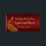 Royal Burgundy Gold Peacock Wedding Wine Favor Etiket<br><div class="desc">Uniek ontwerp met een Royal Burgundy Gradient-achtergrond en abstracte Gold Sparking Peacocks voor uw speciale bruiloft. Het zal een unieke indruk geven op je trouwstijl. Wees anders! Pas je eigen gegevens aan. Als u de tekst moet verplaatsen of de grootte, het lettertype of de kleur moet wijzigen, klikt u op...</div>