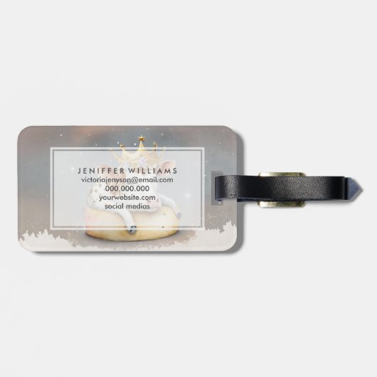 Royal Cow Dreaming on Cheese Throne                Bagagelabel (Achterkant horizontaal)