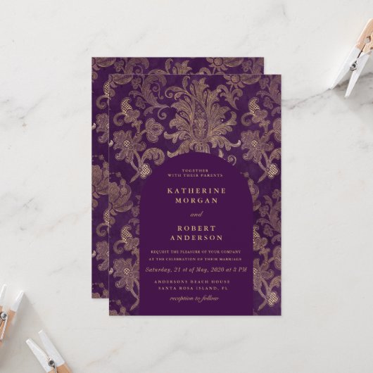 Royal Damask Elegante Paarse bruiloft uitnodiging (Voorkant / Achterkant in situ)