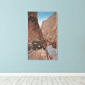 Royal Gorge, CO - Uitzicht van de Hanging Bridge Canvas Afdruk (Insitu (Houten vloer))