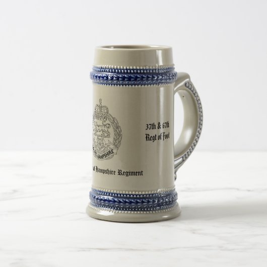 Royal Hampshire Regt design Stein Bierpul (Voorkant rechts)
