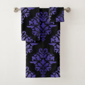 Royal Paars and Black Damask Print Towlet set Bad Handdoek (Insitu)