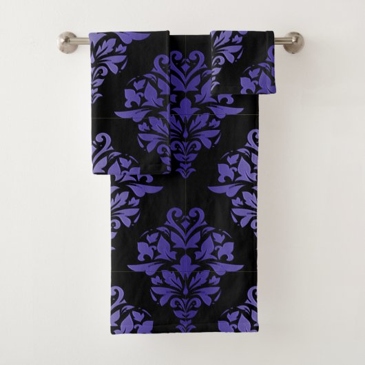 Royal Paars and Black Damask Print Towlet set Bad Handdoek (Insitu)