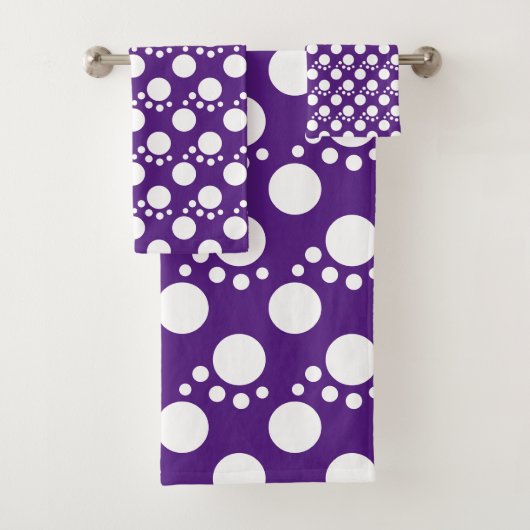 Royal Paarse: Moderne Stippen in het wit Bad Handdoek (Insitu)