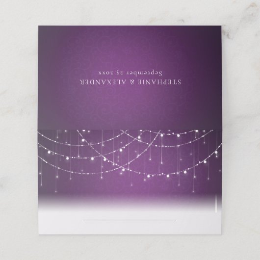 Royal Paarse String Lights Bruiloft Plaatskaartje (Buitenkant ongevouwen)
