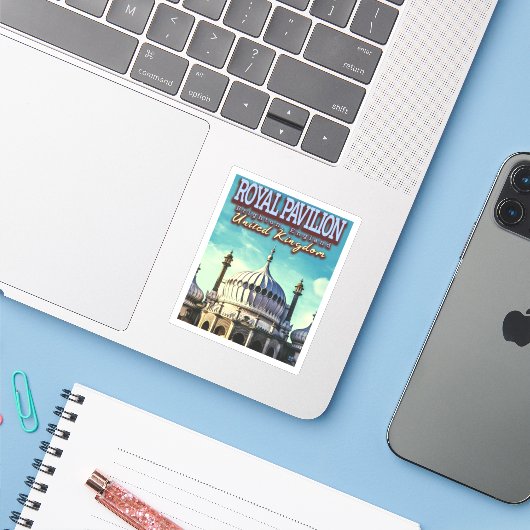 ROYAL PAVILION - BRIGHTON ENGLAND - VERENIGD KONIN STICKER (Laptop met iPhone)