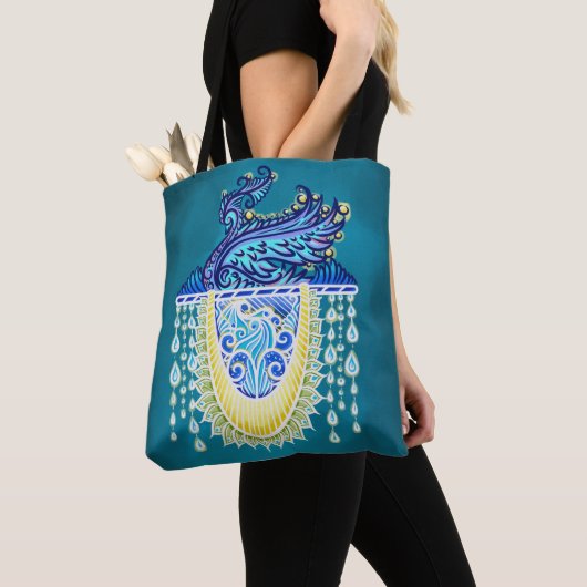 Royal Peacock Radiance Tote Bag (Dichtbij)