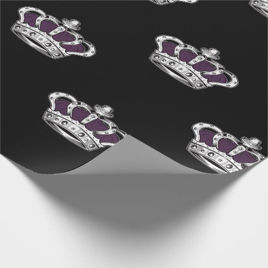 Royal Purple Crown Pattern on Bold Black Back Cadeaupapier (Hoek)