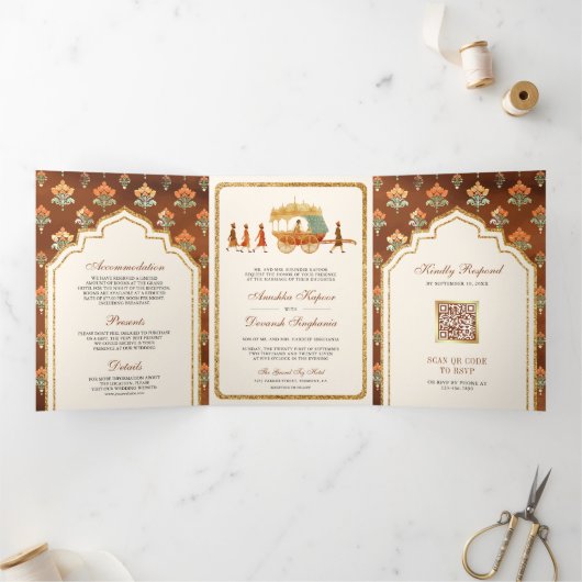 Royal Queen Gold Chariot Indiase bruiloft Drieluik Uitnodiging (Binnen)