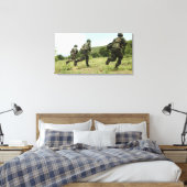 Royal Thai Marines haastte zich naar voren om de S Canvas Afdruk (Insitu (Slaapkamer))