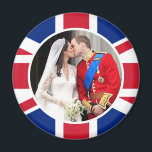 Royal Wedding Magneet<br><div class="desc">Dit is de balkonkus tussen prins William en Catherine op de dag van hun koninklijke bruiloft,  29 april 2011. Dit is een herziene versie van een foto van John Pannell,  vrijgegeven voor het publiek op 30 april 2011.</div>