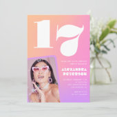 Roze 17e verjaardag uitnodigingen voor haar Retro (Staand voorkant)