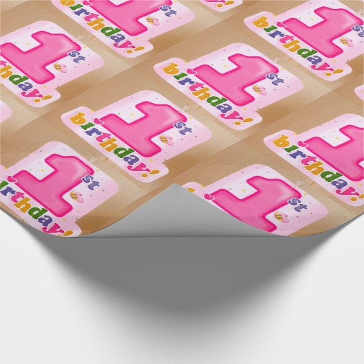 Roze 1e Verjaardag Label op Tan achtergrond Cadeaupapier (Hoek)