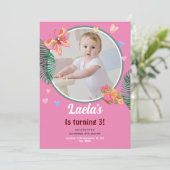 Roze 1e Verjaardag Vlinder Uitnodiging met Foto (Staand voorkant)