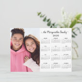 Roze 2026 Moderne Minimalistische Gezinsfotokalend Feestdagenkaart (Staand voorkant)