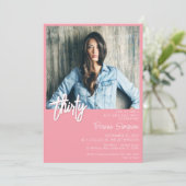 Roze 30e verjaardag foto uitnodiging (Staand voorkant)