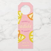 Roze 30e Verjaardag Mexicaanse Adios 20s Favor Flessenhanger (Voorkant)