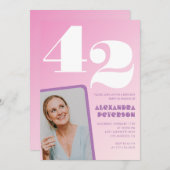 Roze 42e verjaardag uitnodigingen Retro Foto (Voorkant / Achterkant)