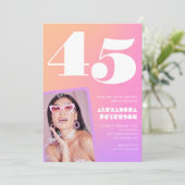 Roze 45e verjaardag uitnodigingen Retro Foto (Staand voorkant)