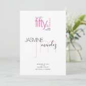 Roze 50 & Fabulous Monogram moderne Verjaardag Kaart (Staand voorkant)