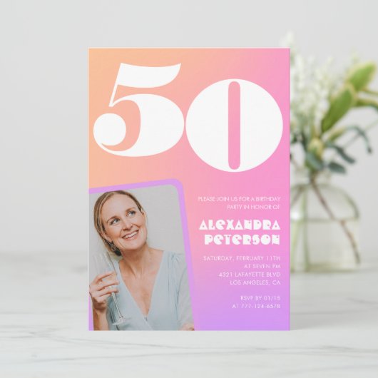 Roze 50ste verjaardag uitnodigingen Retro Foto (Staand voorkant)