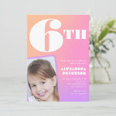 Roze 6e verjaardag uitnodigingen Kleurrijke foto (Staand voorkant)