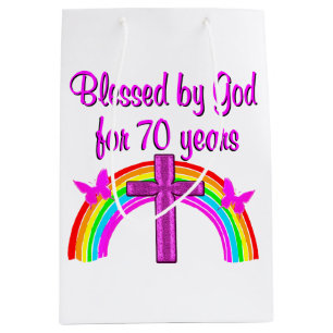ROZE 70E VERJAARDAGSKRUIS EN REGENBOGEN MEDIUM CADEAUZAKJE