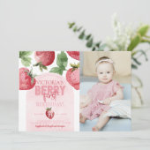Roze aardbei Berry First 1st Birthday Party Kaart (Staand voorkant)
