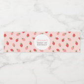 Roze aardbei Birthday Party Waterfles Etiket (Enkel label)