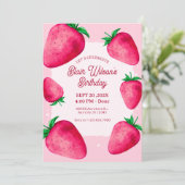Roze Aardbei verjaardag uitnodiging (Staand voorkant)