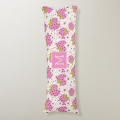 Roze aardbeien Aangepast monogram Lichaamskussen (Voorkant Verticaal)